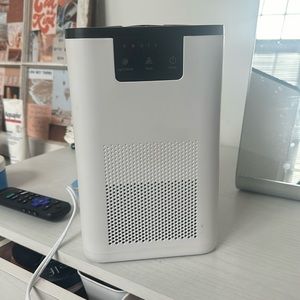 Small air purifier
